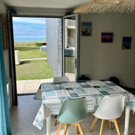 Apartment Vue Avec Acces Direct A La Jullouville-les-Pins